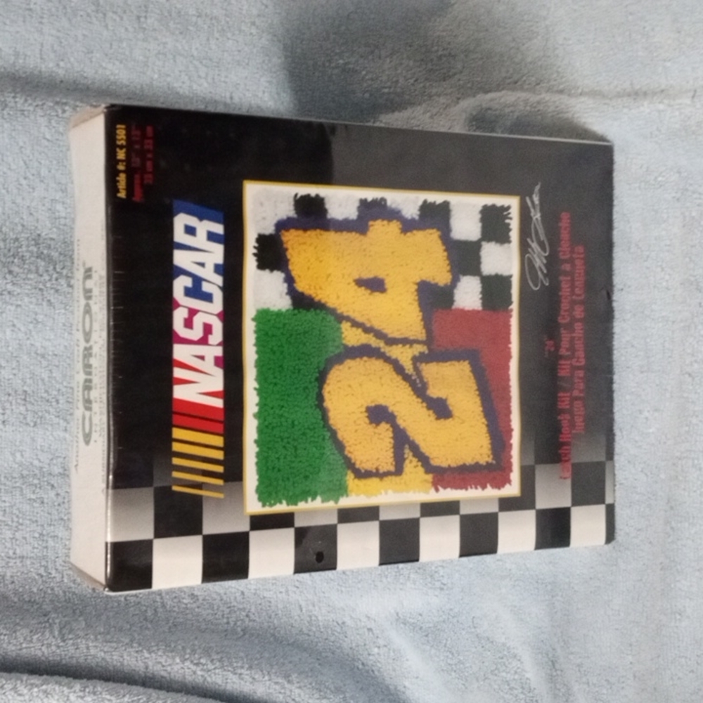 Caron Nascar 24 Jeff Gordon 13" X 13" latch hook rug kit New sealed in box